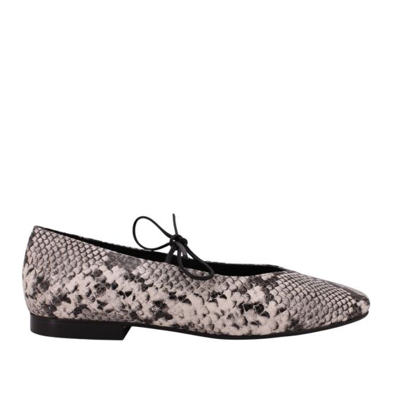 KMB instapper 7569 Snake Arce